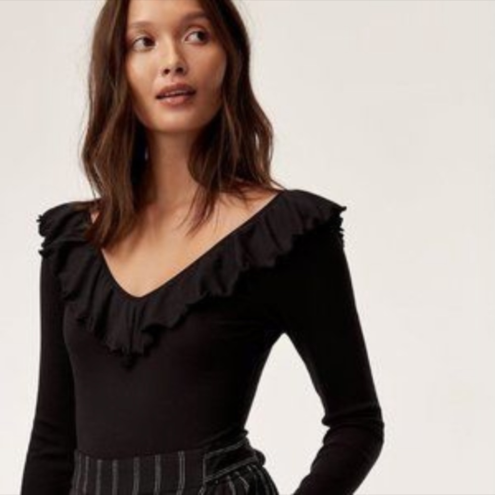 Wilfred Black Ruffle V-Neck Top